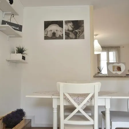 Prestige Apt Near Venice 아파트 노알레