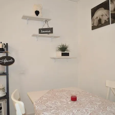 Prestige Apt Near Venice 아파트