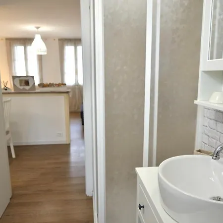 아파트 Prestige Apt Near Venice 노알레