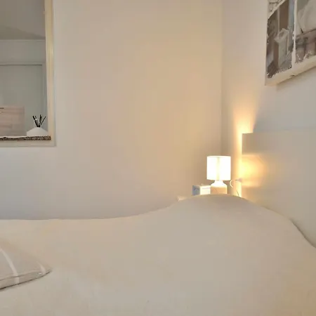 Prestige Apt Near Venice 아파트 노알레