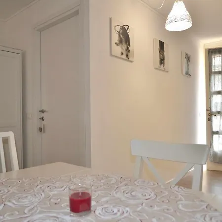 Prestige Apt Near Venice 아파트 *